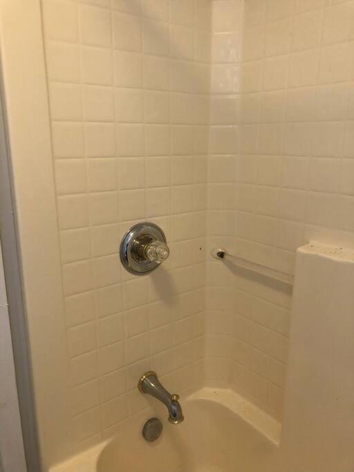 Private 2-Bedroom With Free Parking And Direct Bus To Nyc Manhattan Only 2 Blocks Away Linden Eksteriør bilde