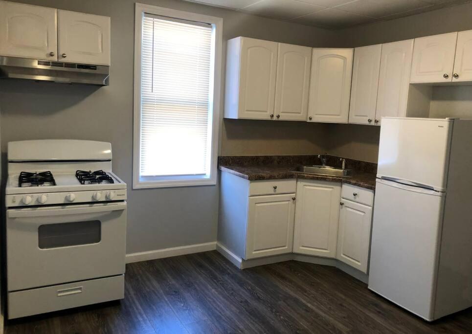 Private 2-Bedroom With Free Parking And Direct Bus To Nyc Manhattan Only 2 Blocks Away Linden Eksteriør bilde